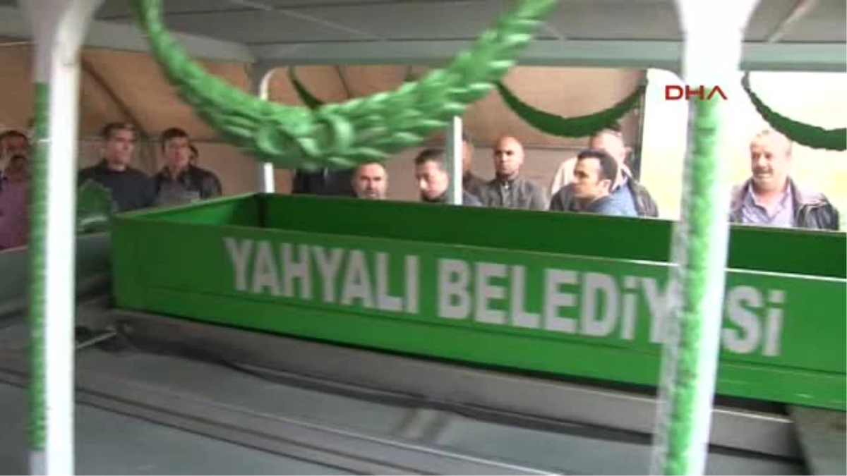 Kayseri-1 Baykan\'daki Olaylardan Etkilenerek İntihar Eden 12 Günlük Öğretmen Toprağa Verildi