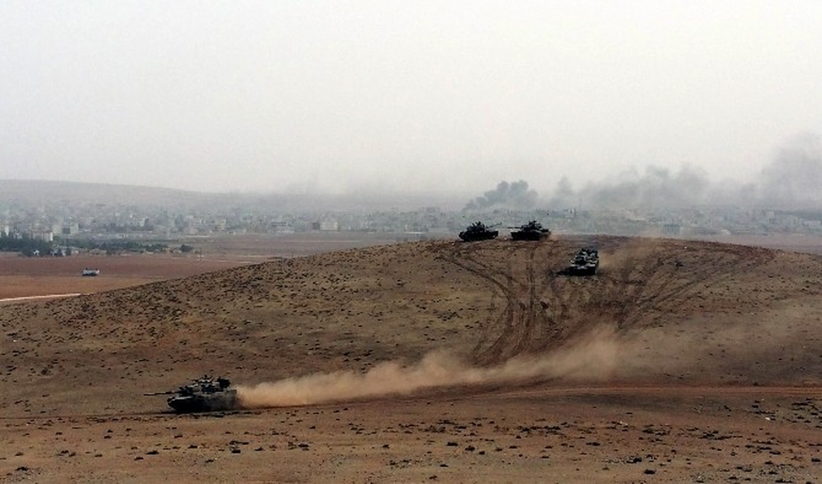 Kobani\'de Doçka Silahı Alev Alev Yandı