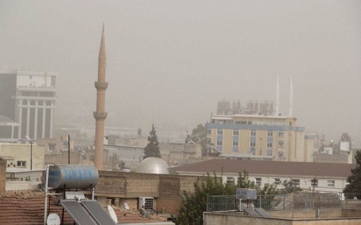 Kobani ve Şanlıurfa\'daki Toz Bulutunun Etkisi Sürüyor