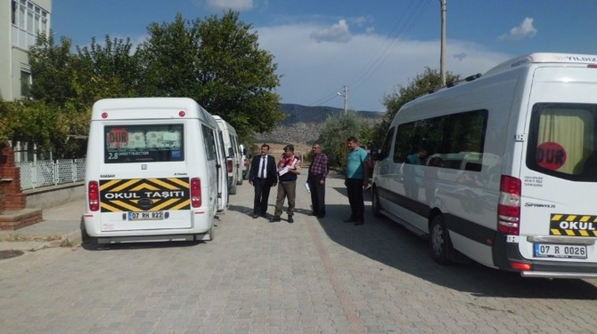 Korkuteli Jandarma Okul Servislerini Denetledi