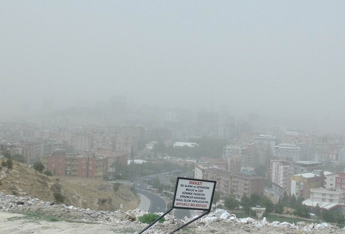 Mardin\'de Etkili Toz Bulutu