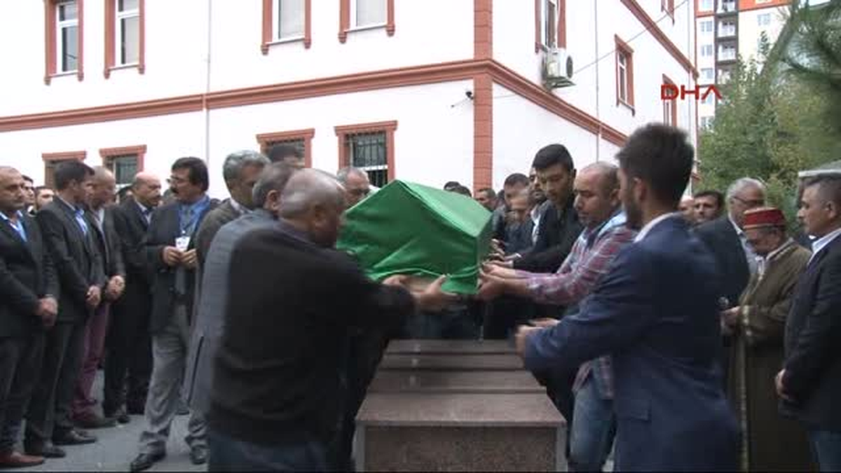 Mert Değirmenci\'nin Cenazesi Cemevindeki Törenin Ardından Memleketine Götürüldü