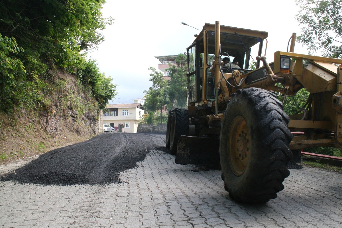 Rize Belediyesi\'nin Asfaltlama Çalışmaları