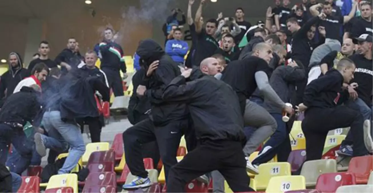 Romanya-Macaristan Maçında Tribünler Karıştı: Yaralılar Var