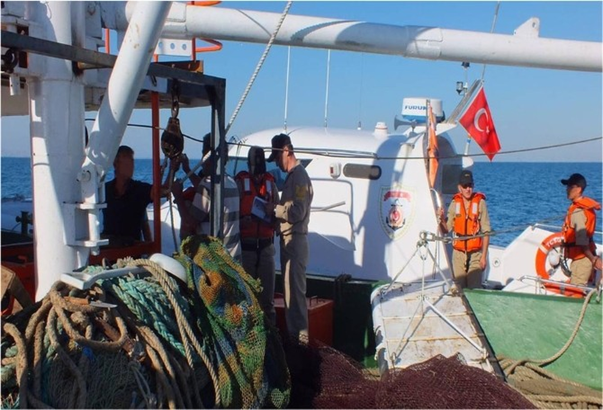 Sahil Güvenlik Yasa Dışı Avlananlara Göz Açtırmıyor