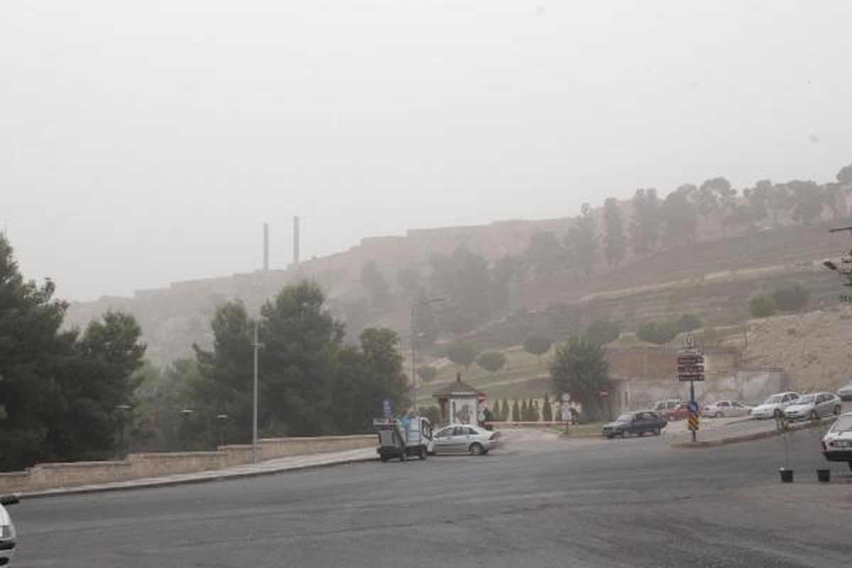 Şanlıurfa\'da Toz Bulutu Etkili Oldu