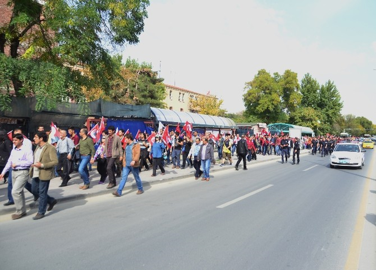 TGB, Türk Bayrağına Yapılan Saldırıları Protesto Etti