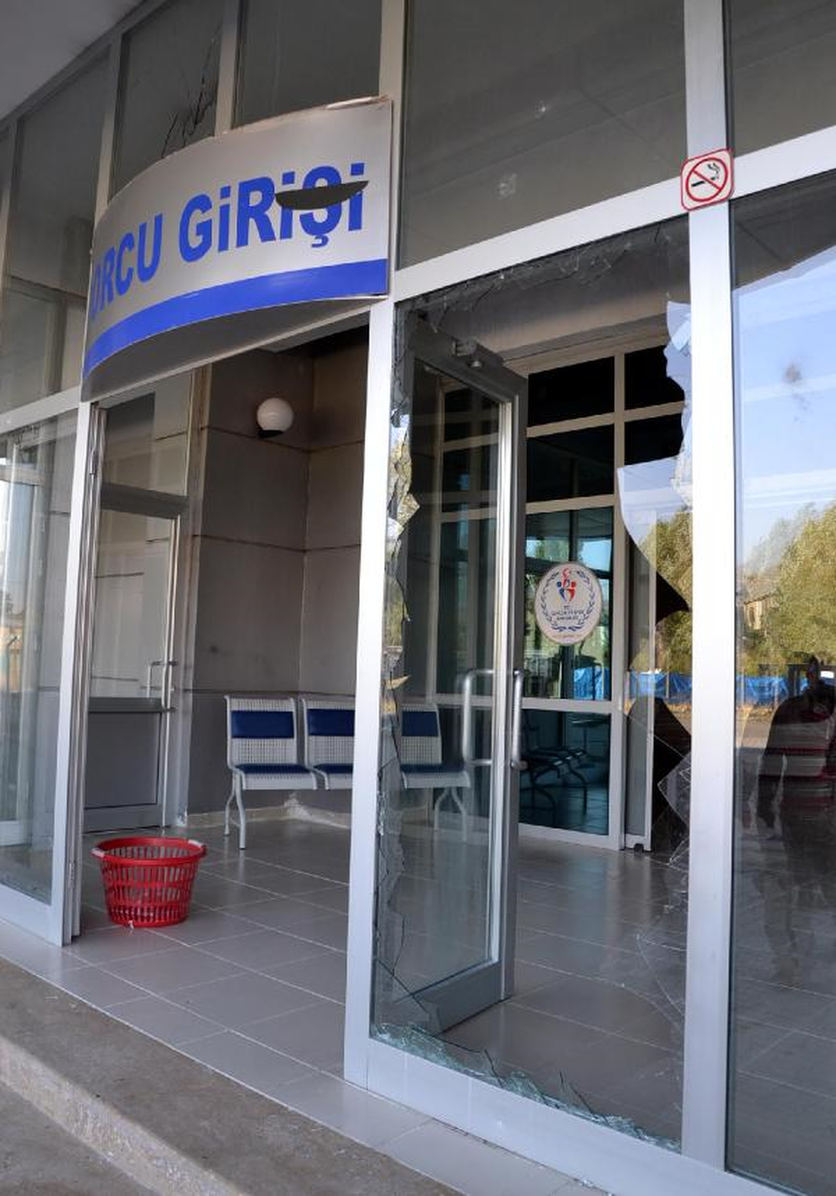 Van\'da Olimpik Havuza Molotoflu Saldırı