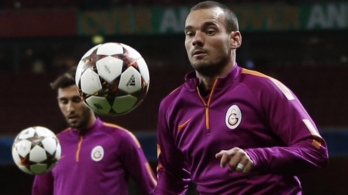 Van Gaal, Sneijder İçin Devreye Girdi