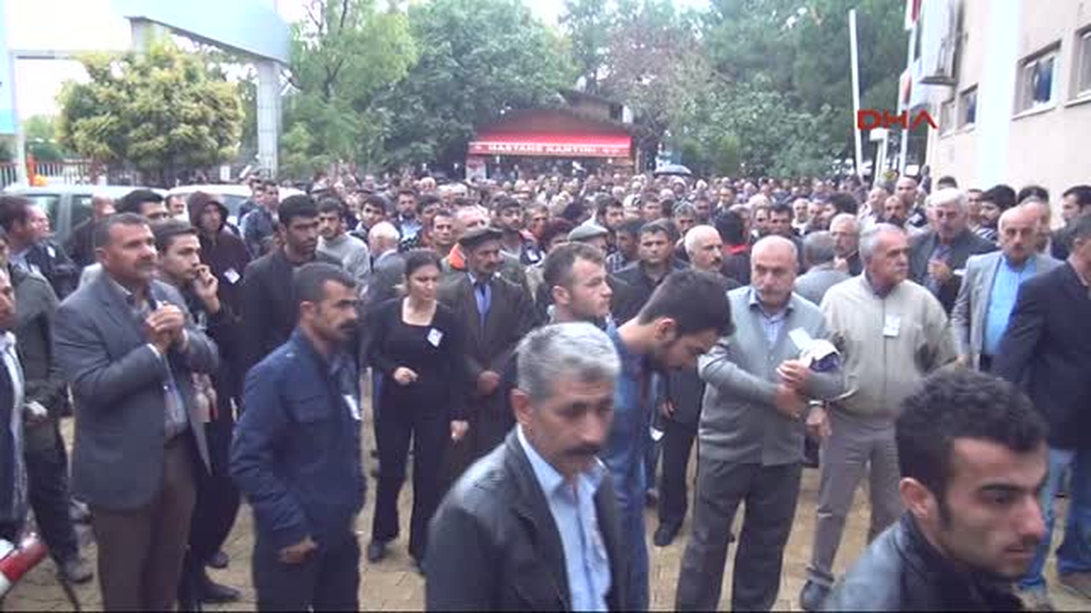 Adıyaman\'da YPG\'li Cenazesinde Gerginlik