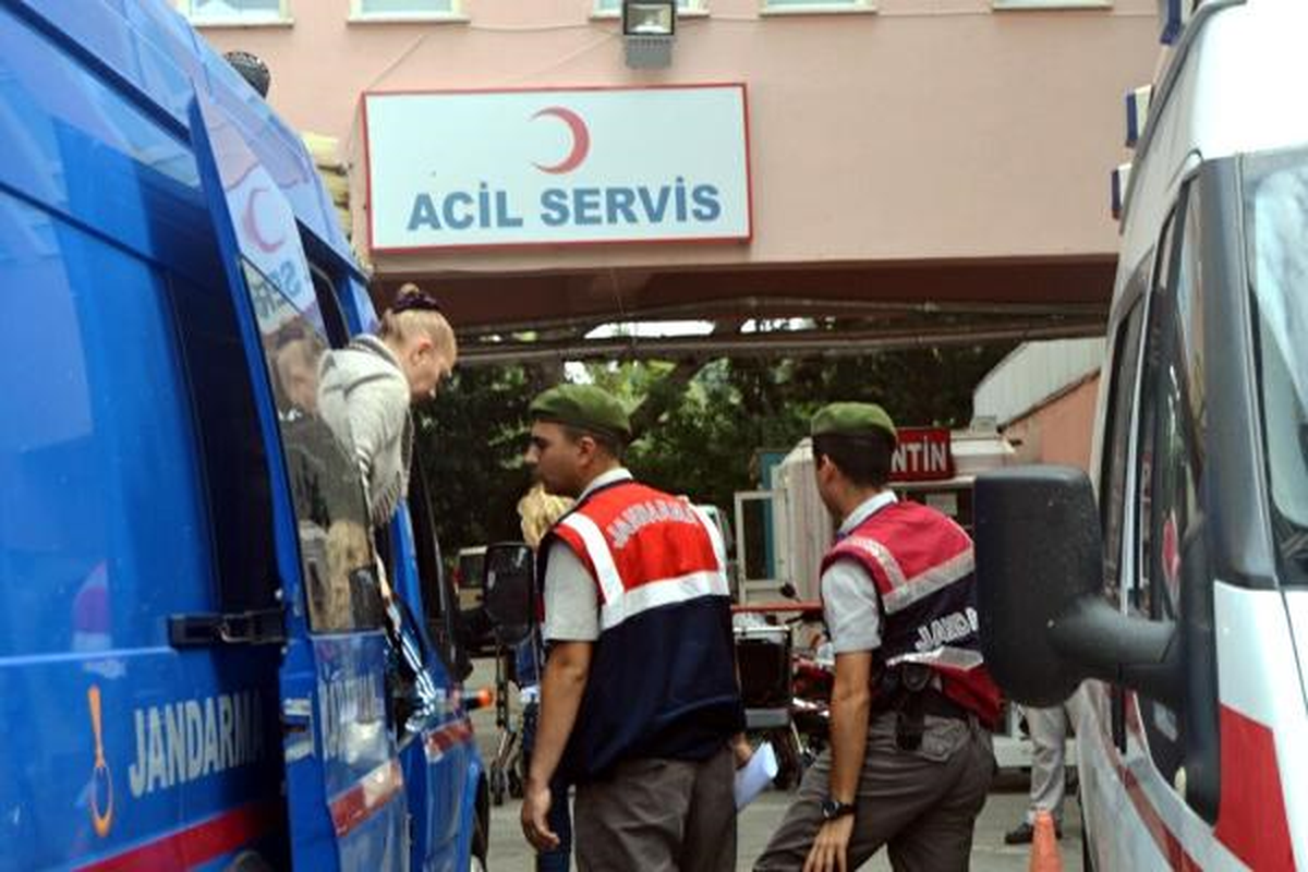 Ayvalık\'ta Fuhuş Operasyonu: 4\'ü Kadın 6 Gözaltı