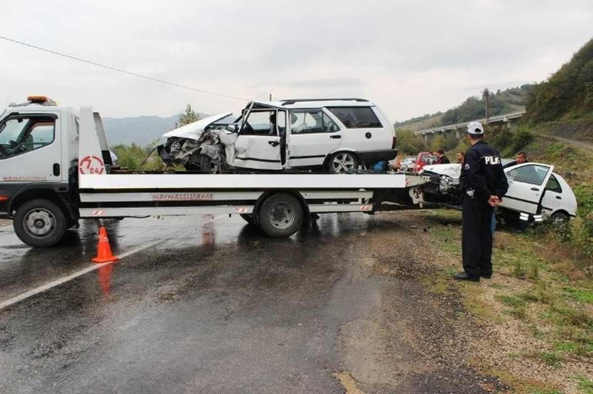 Bartın\'da Trafik Kazası: 5 Yaralı