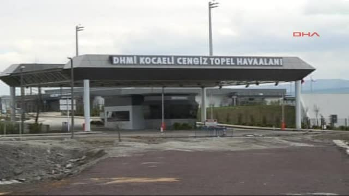Cengiz Topel Arşiv Görüntü