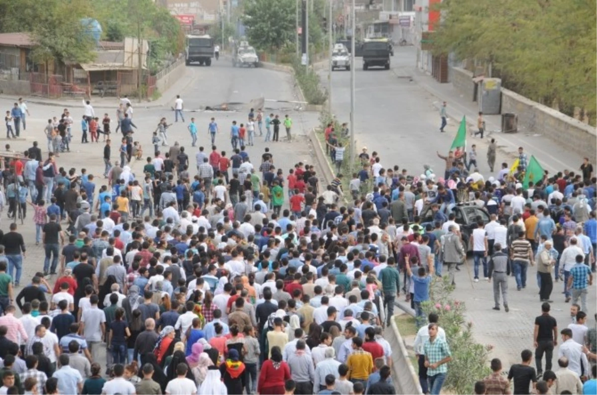 Cizre\'de Dbp\'nin Kobani\'ye Destek Yürüyüşü Olaysız Sona Erdi