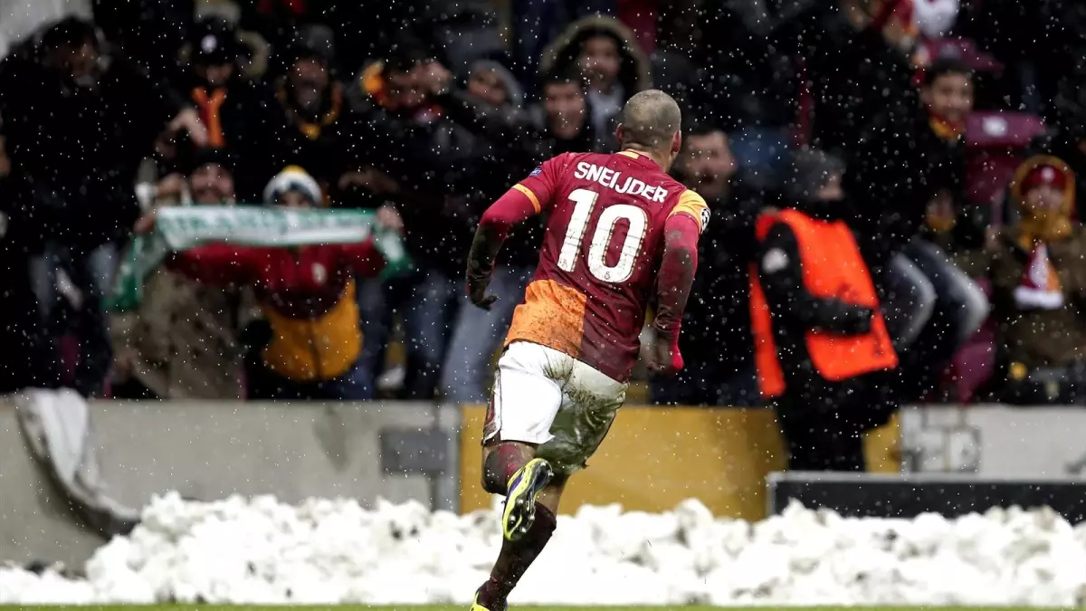 Helal Olsun Sana Sneijder"