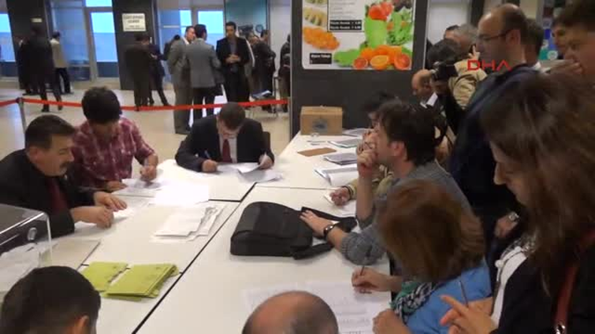 İstanbul\'da HSYK Seçimi Oy Verme İşlemi Bitti, Sayım Başladı
