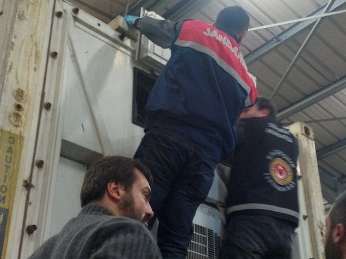Jandarma\'dan Yük Gemisine Uyuşturucu Operasyonu