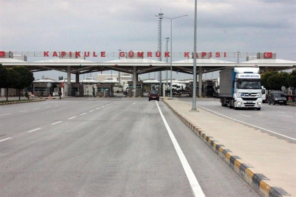 Kapıkule\'de Altı Kilometre Tır Kuyruğu Oluştu