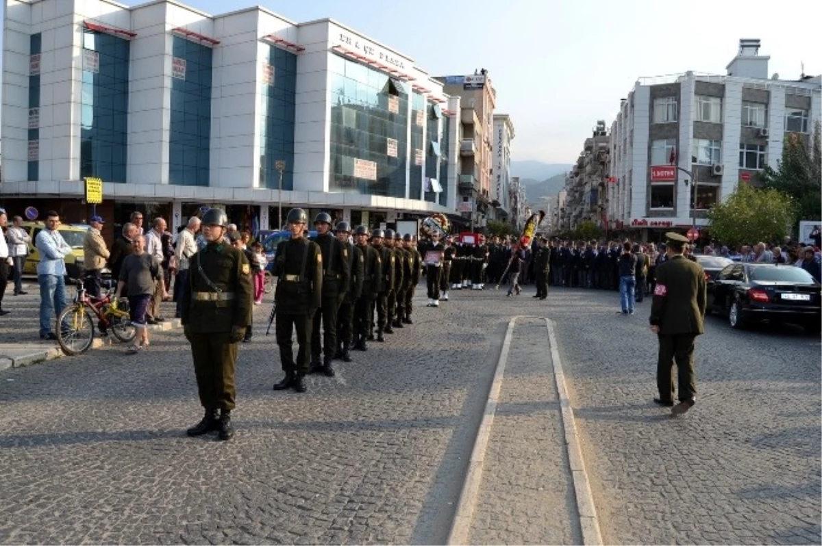 Kıbrıs Gazisi Son Yolculuğuna Askeri Tören ile Uğurlandı