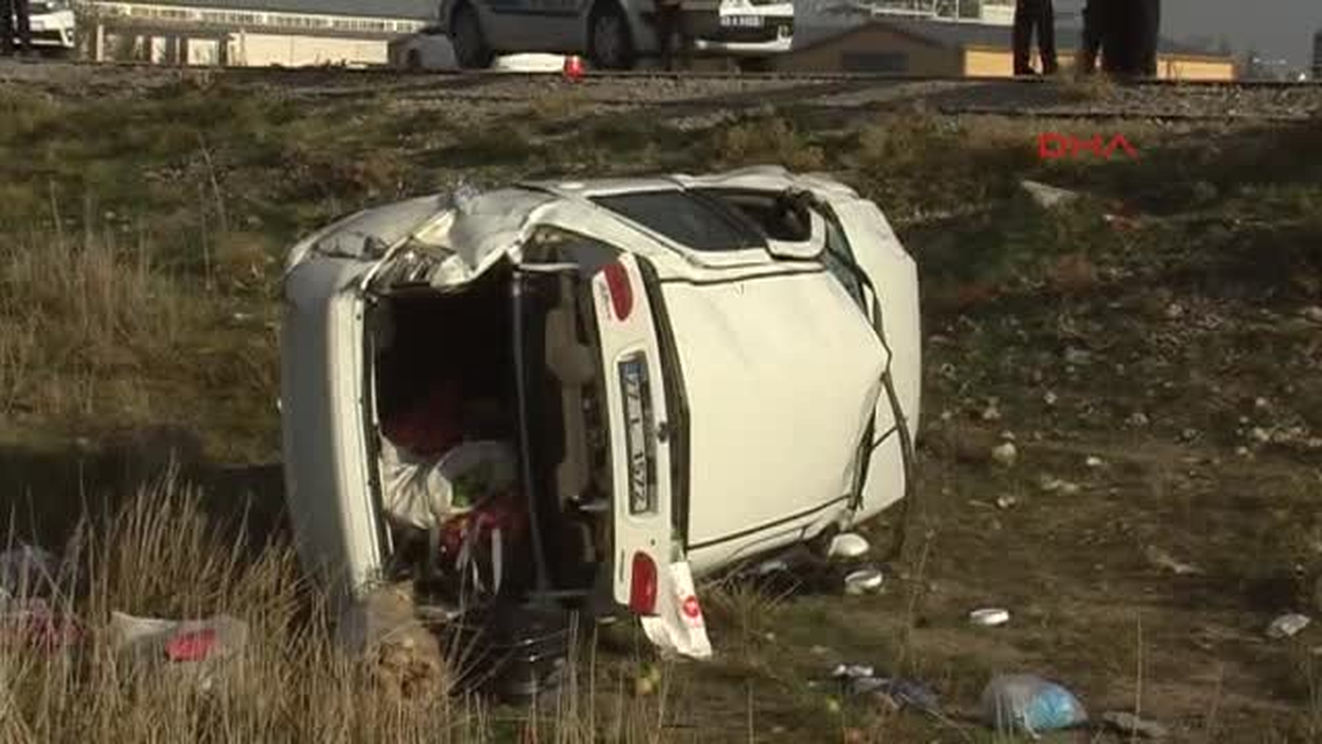 Konya Ereğli Otomobil Şarampole Yuvarlandı 2 Ölü, 2 Yaralı