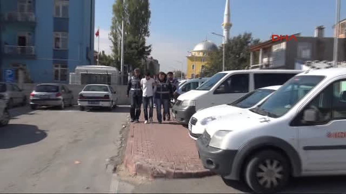 Konya Soyguncular, Otomobilin Renginden Yakalandı
