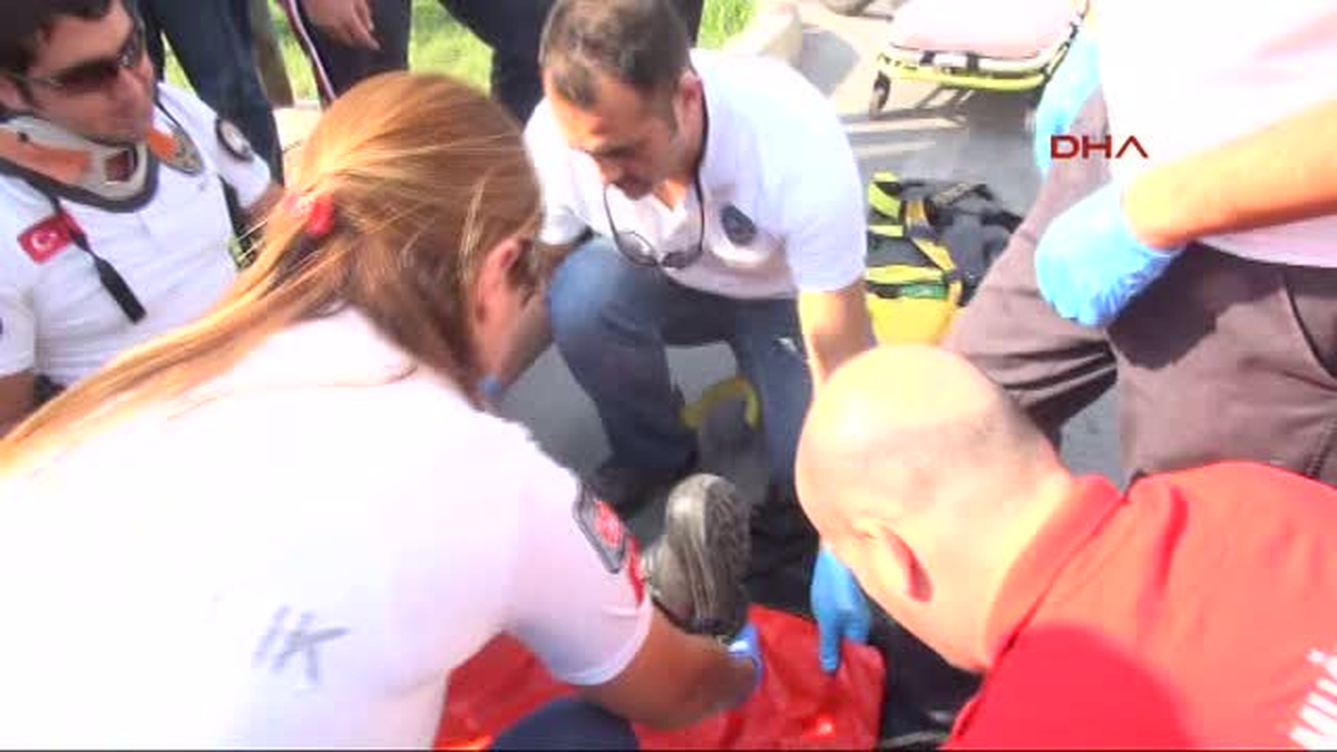 Motosikletli Trafik Polisi Kazada Yaralandı