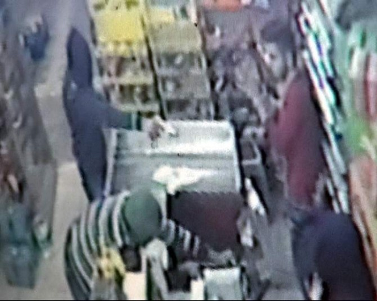 Silahlı Soyguncuları Renk Değiştiren Boyalı Otomobil Ele Verdi