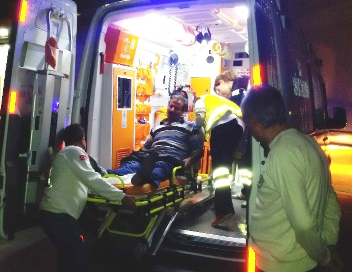 Adapazarı\'nda Aile İçi Kavgada Kan Aktı: 1 Yaralı