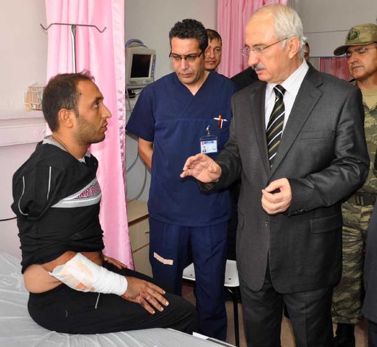 Aynı Otobüste Şehit Oldular, Aynı Araçla Otopsiye Götürüldüler (4)