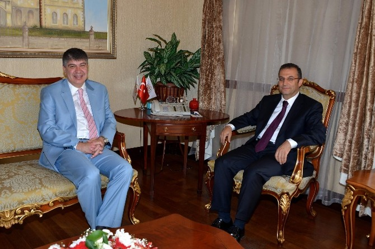 Başkan Türel\'den Vali Türker\'e Ziyaret