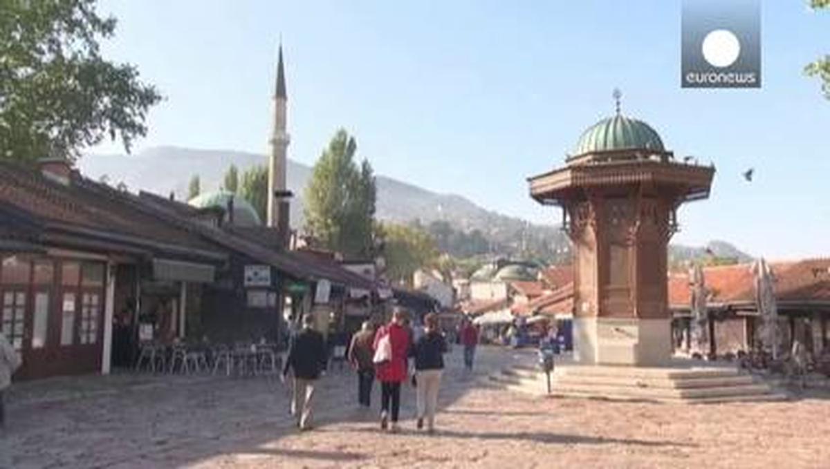 Bosna\'da İzzetbegoviç Zaferini İlan Etti
