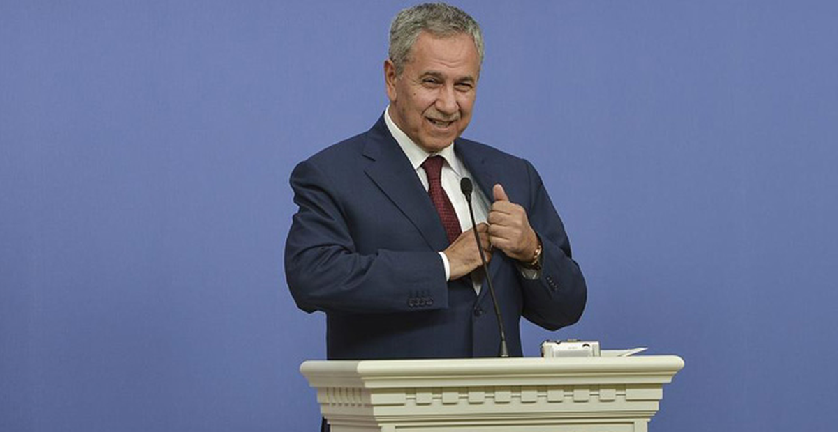 Bülent Arınç'ın Muhabir ile Soru Pazarlığı Güldürdü
