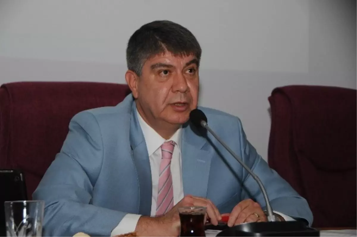 "Siz Halkçılık Söylemi Yaparsınız, Biz Halk İçin Çalışırız"