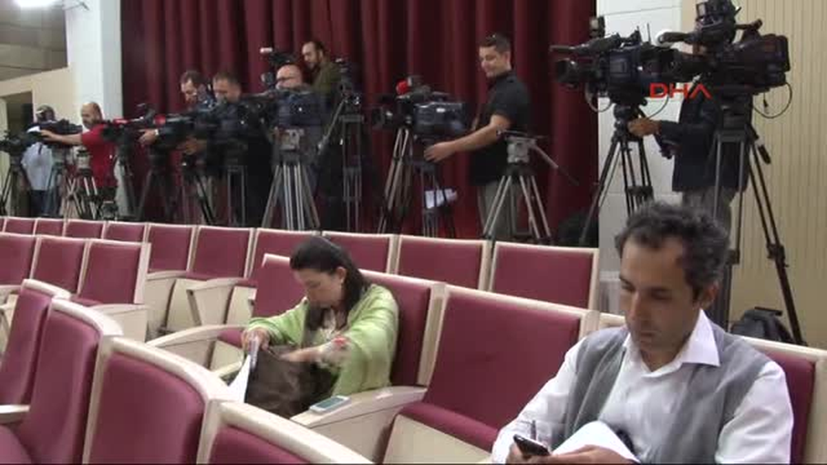 Emin Haluk Ayhan : Kobani\'nin Hukukunu Koruyacağız Diyenler, Türkiye\'nin Hukukunu Boş Vermiştir