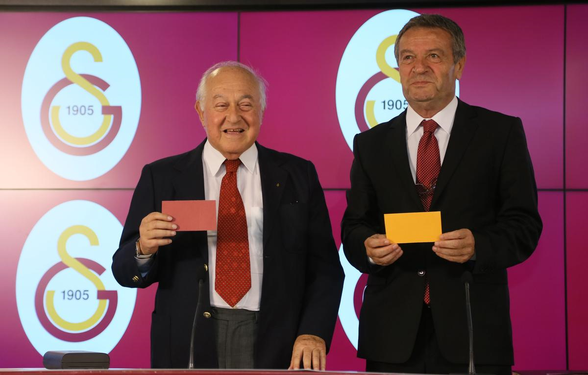 Galatasaray\'da Başkan Adaylarının Oy Pusulası Renk Seçimi Yapıldı