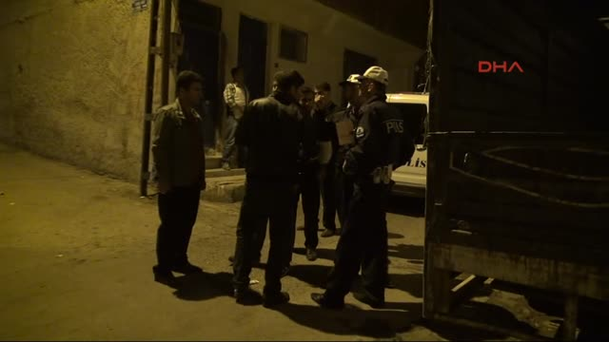 Gaziantep\'te Şüpheli Araç, Kovalamacayla Durduruldu