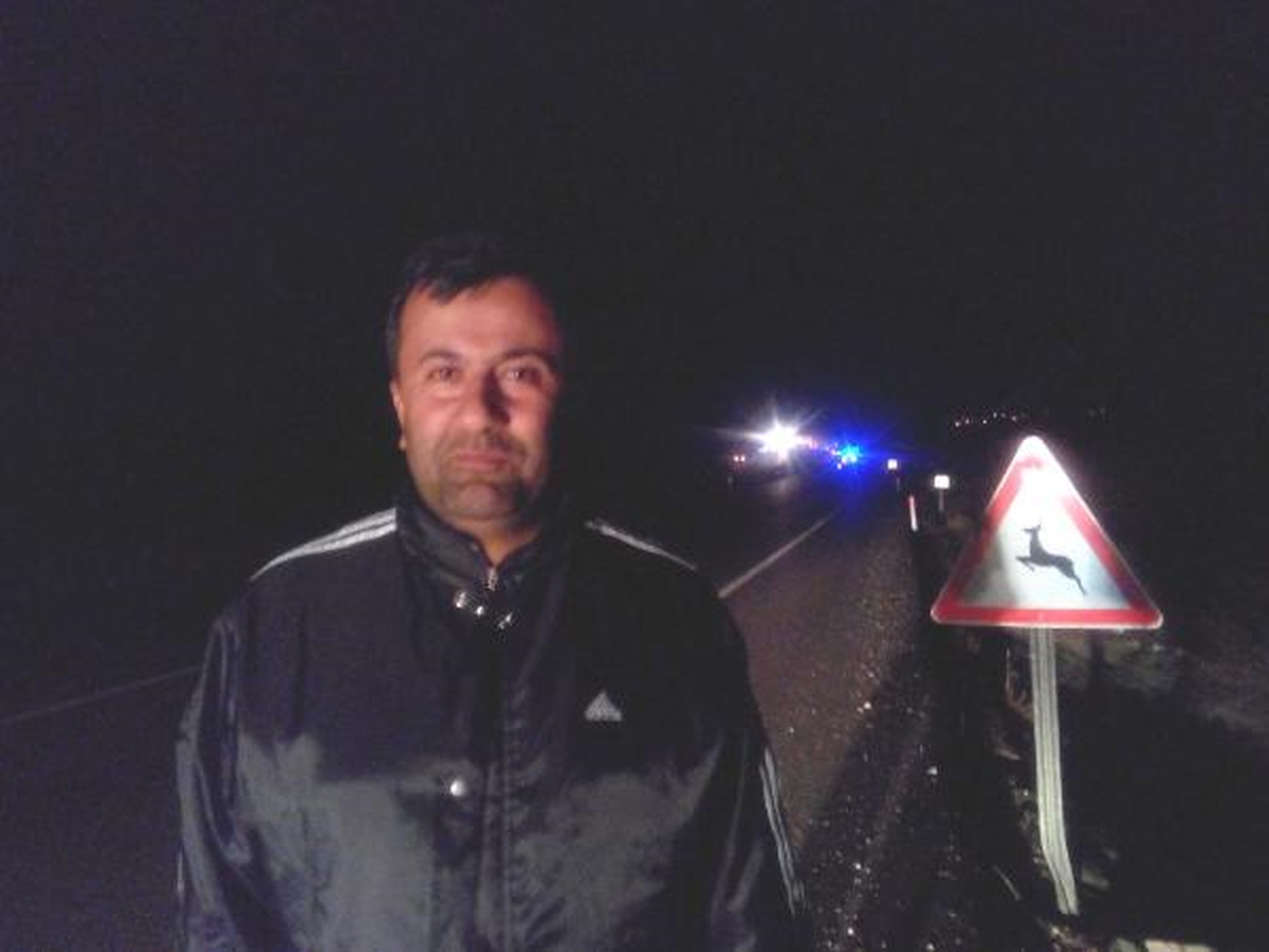 Geyiğe Çarpan Otomobildeki 3 Kişi Yaralandı