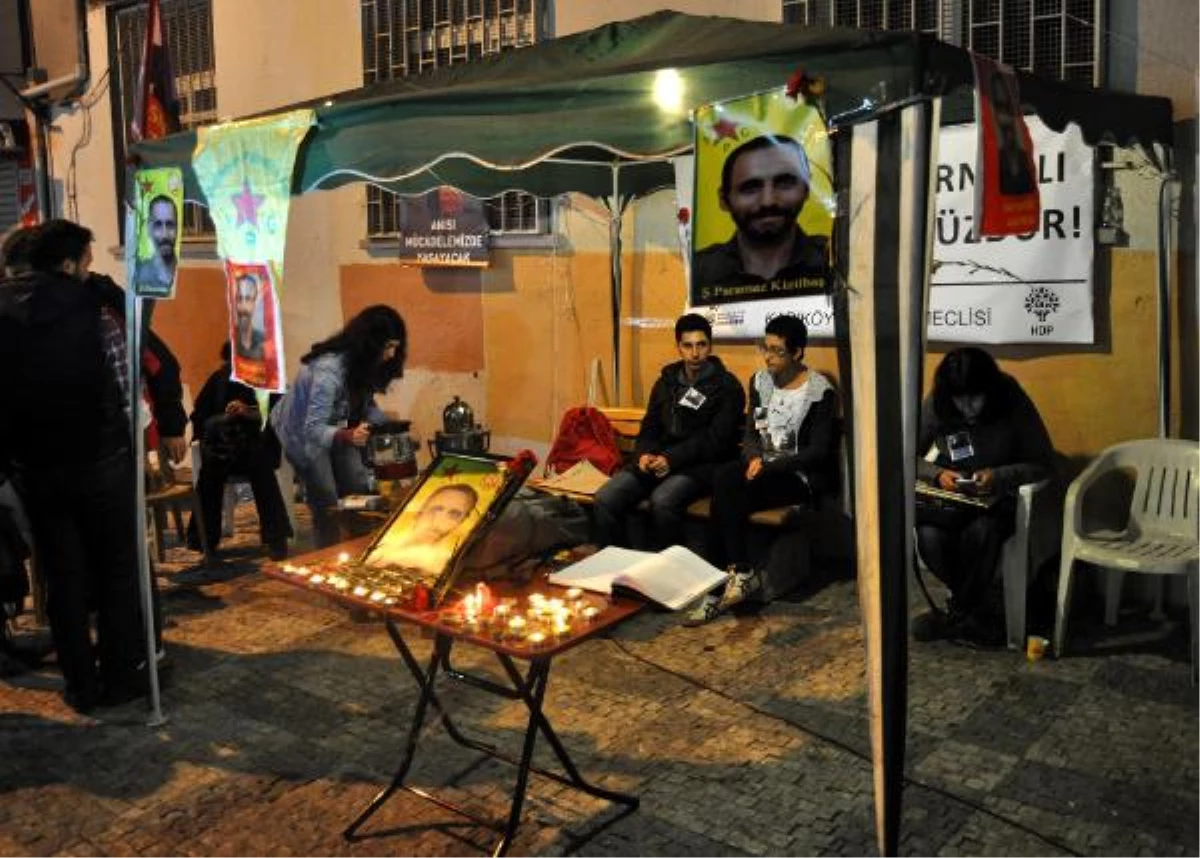 Kobani\'de Ölen Boğaziçi Üniversitesi Öğrencisi İçin Taziye Çadırı