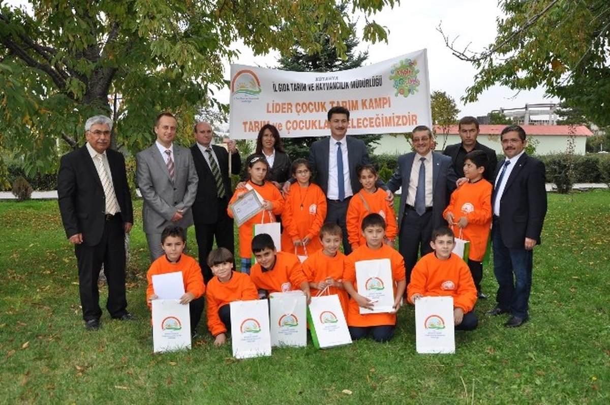 Kütahya\'da \'Lider Çocuk Tarım Kampı\' Etkinliği