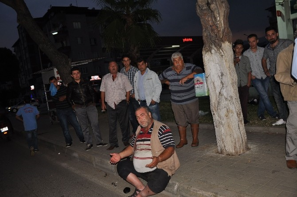 Nazilli\'de Trafik Kazası; 2 Yaralı
