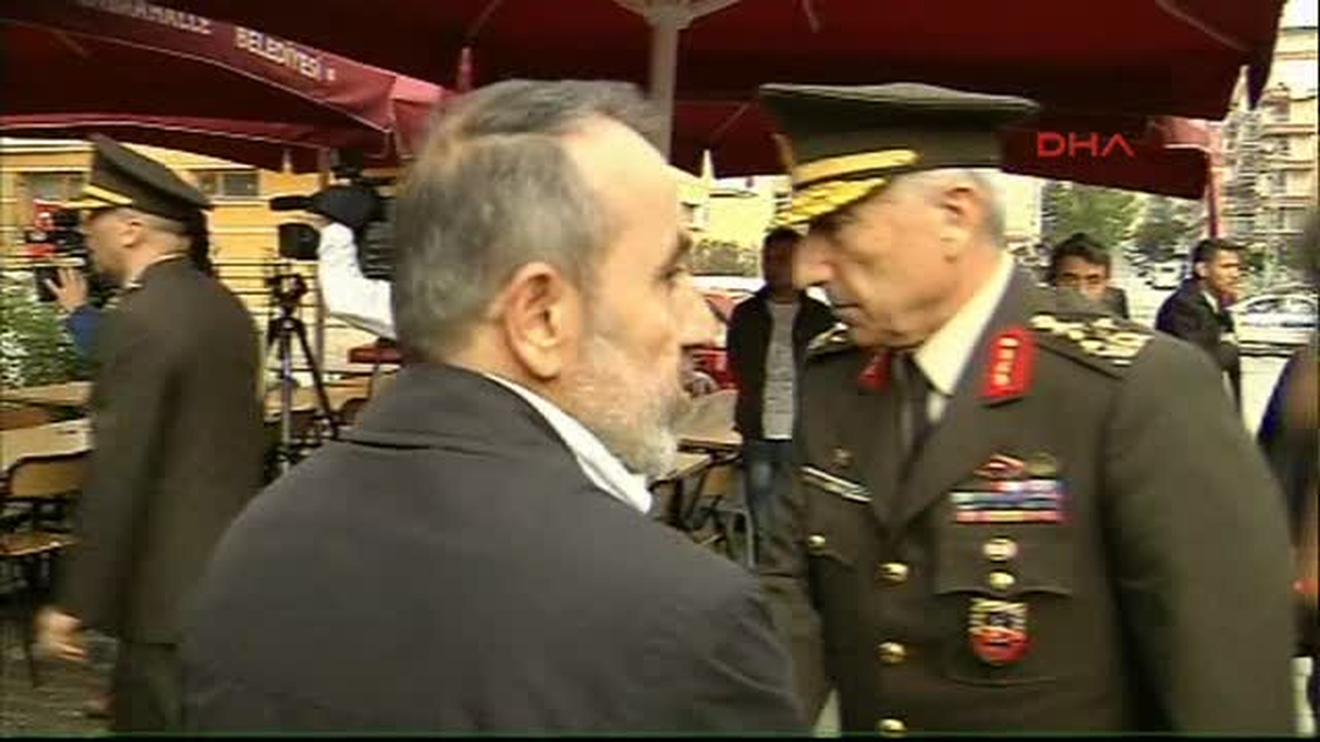 Orgeneral Özel, Şehit Atıf Şahin\'in Ailesine Taziye Ziyaretinde Bulundu
