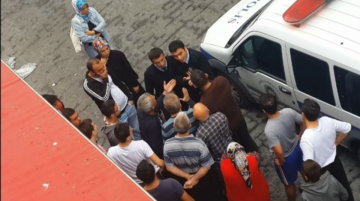 Beyoğlu\'nda Mahalleyi Karıştıran Polis Müdahalesi