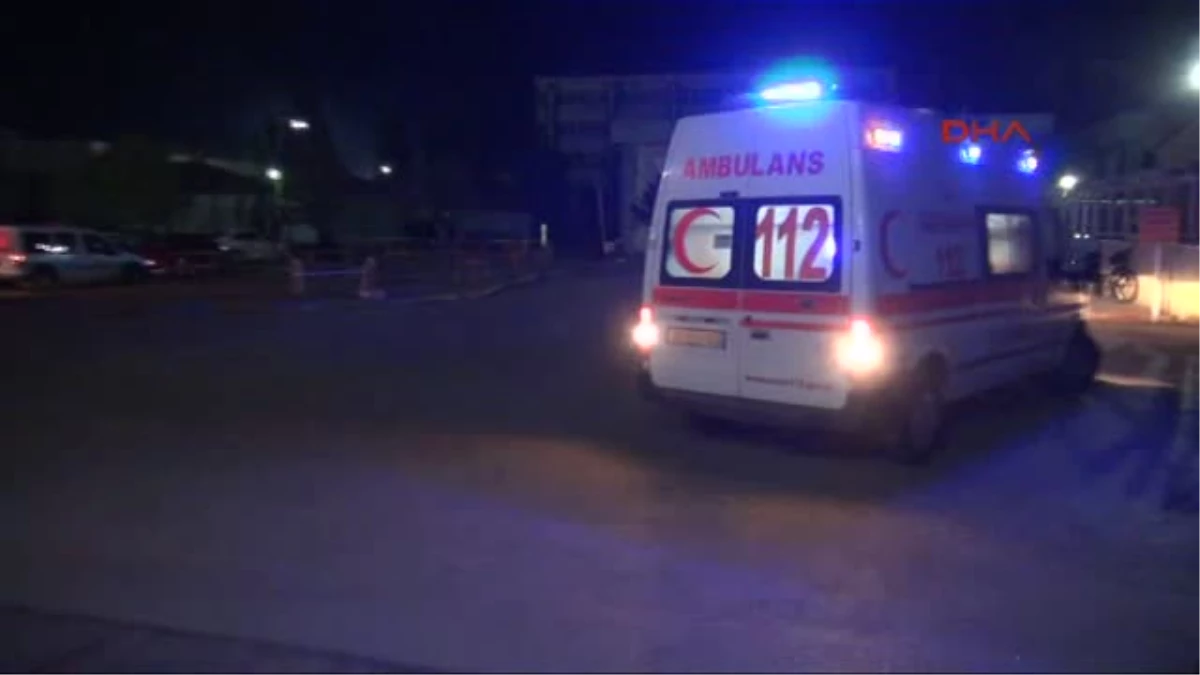 Sivas\'ta Polisleri Taşıyan Otobüs Devrildi: 3 Şehit, 33 Yaralı