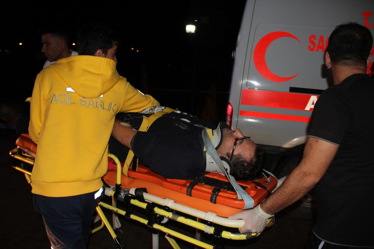 Sivas\'ta Polisleri Taşıyan Otobüsün Devrilmesi