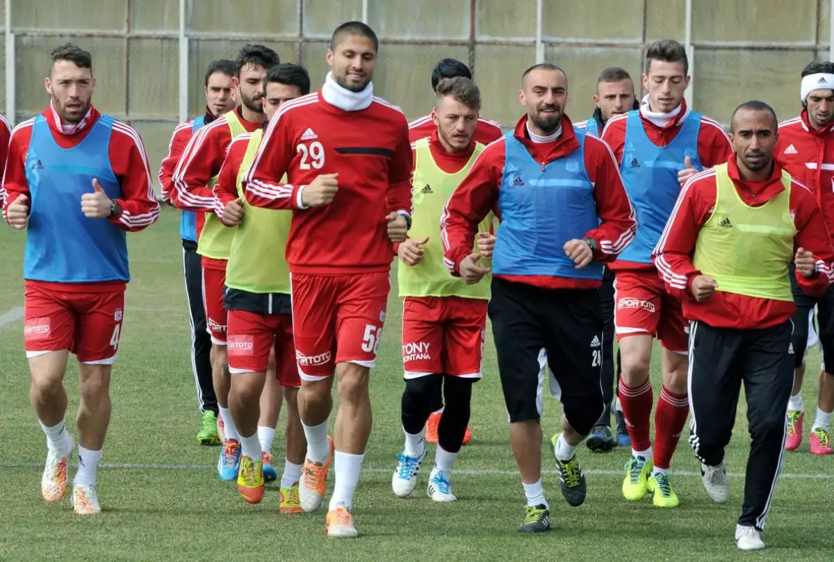 Sivasspor Beşiktaş Maçına Bileniyor