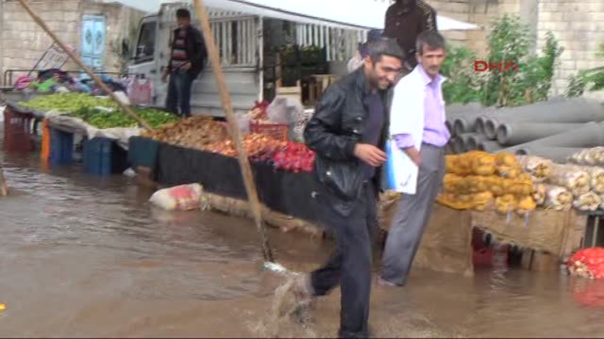 Siverek\'te Etkili Sağanak Yağış