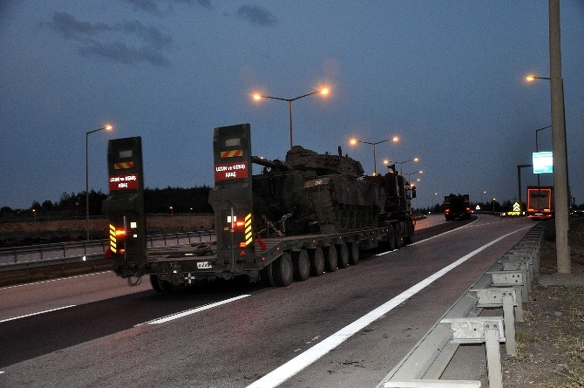 Suriye Sınırına Tank Sevkiyatı