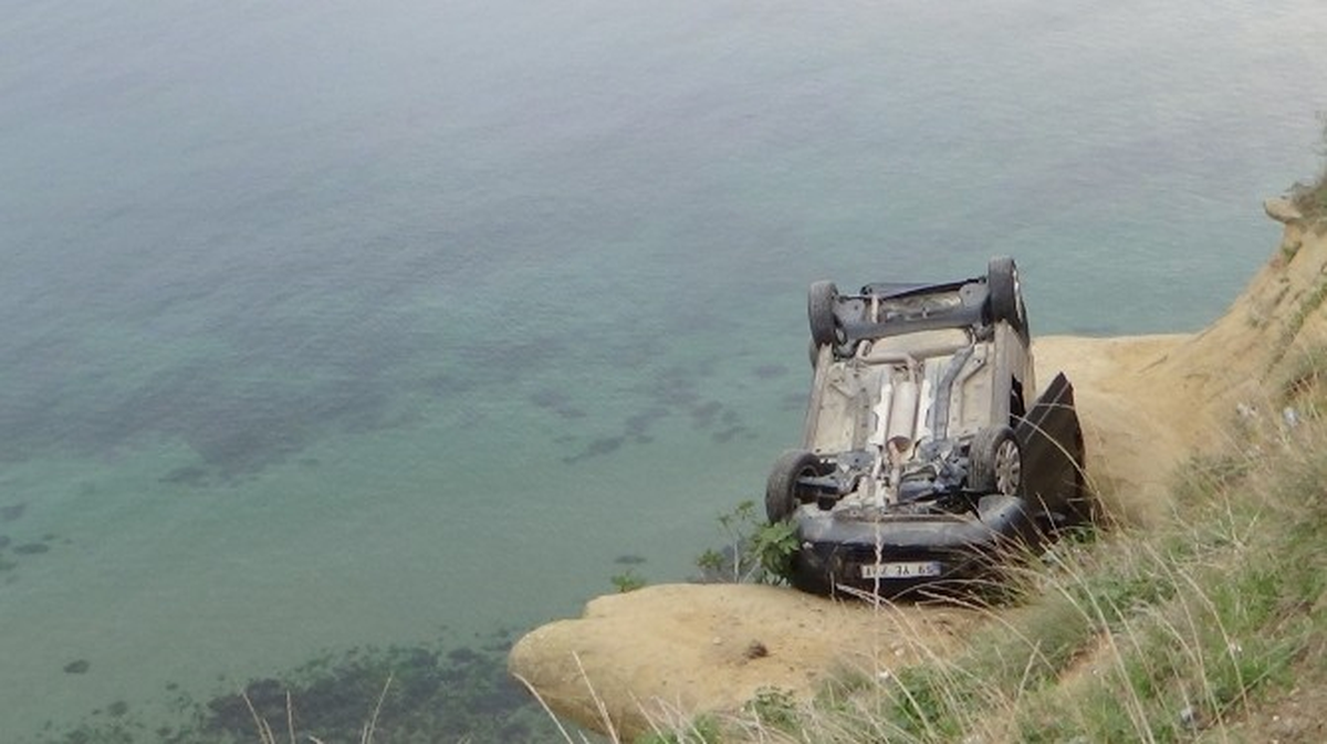 Uçurumda 3 Kişi Mucize Eseri Kurtuldu