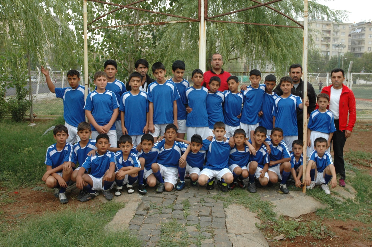 Yeniköyspor\'a Mahalle Sakininden Malzeme Yardımı