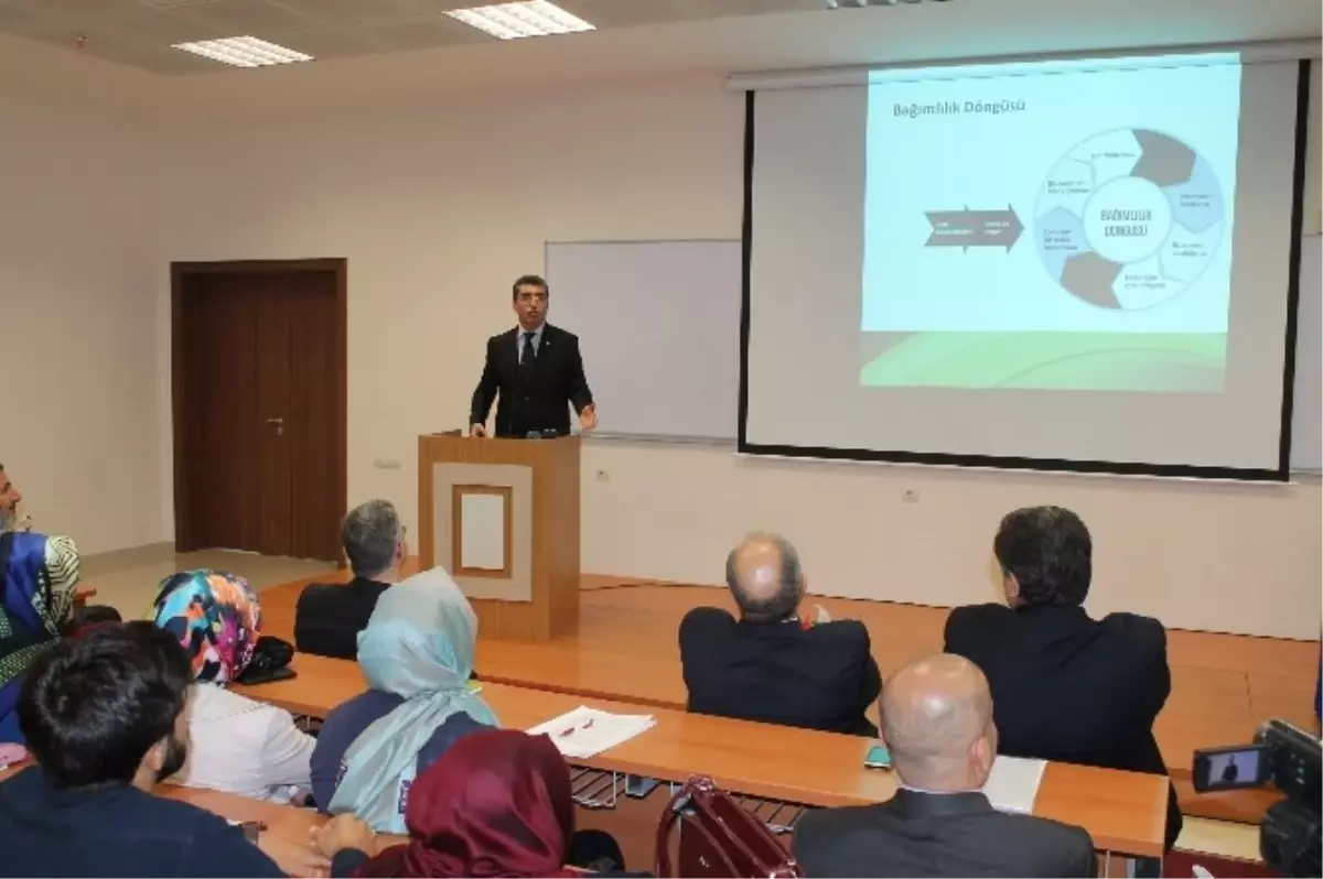 Yeşilay Başkanı Karaman'dan Bağımlılık Konferansı